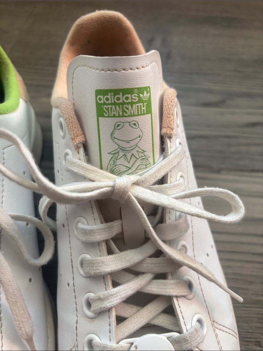 Adidas Stan Smith | Miss Piggy and Kermit Sneakers Disney Collab Size 6 - Picture 4 of 12